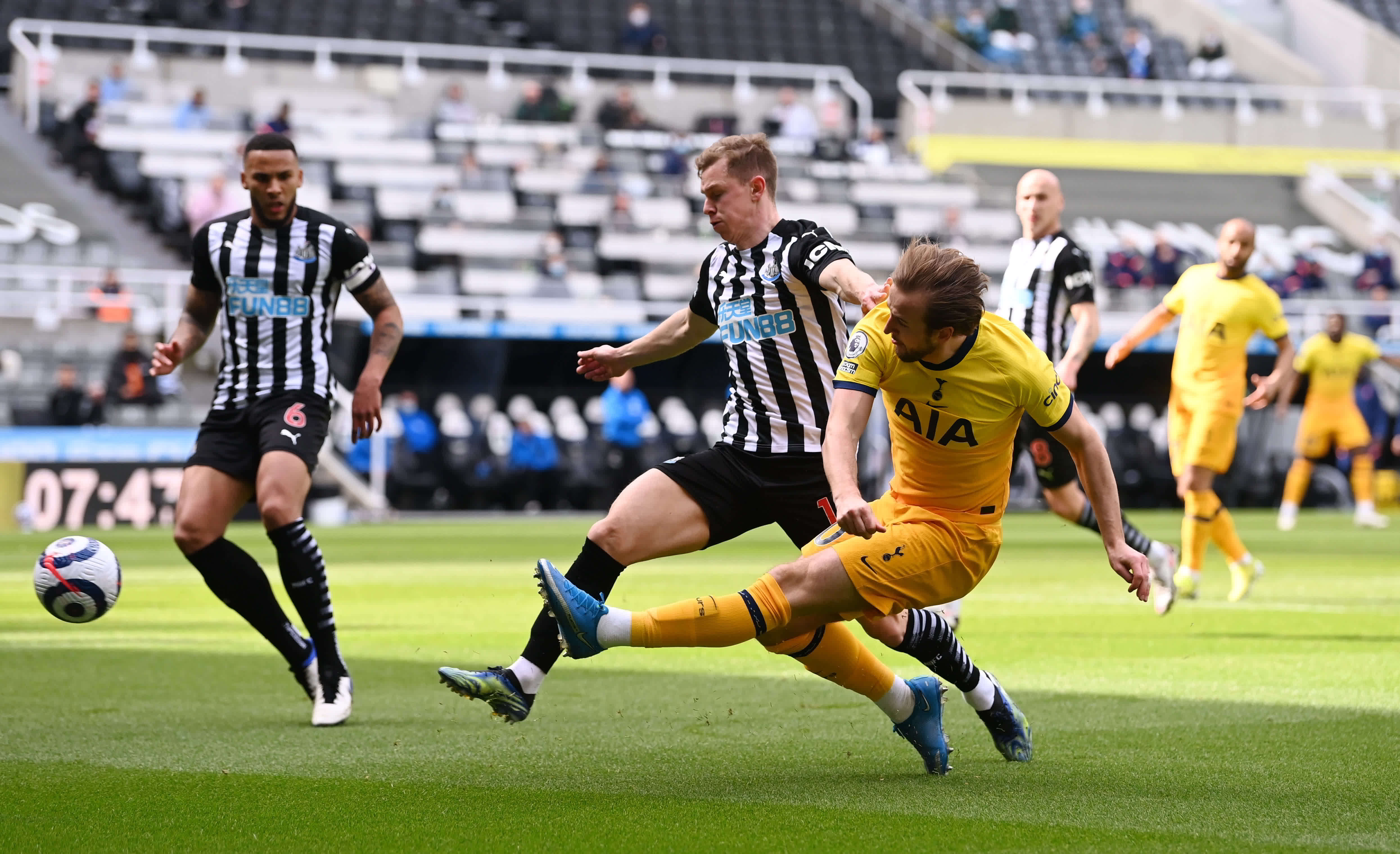 人造石板材自动浇注生产